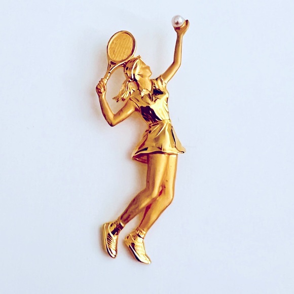 JJ Jewelry - Vintage JJ Tennis Girl gold Brooch with faux Pearl Tennis Ball